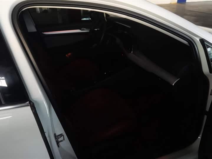 Фото 8 - Volkswagen Golf