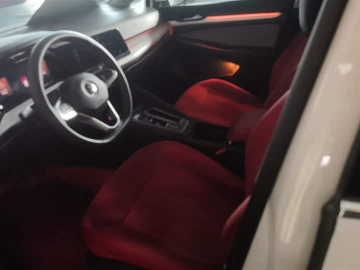 Фото 9 - Volkswagen Golf