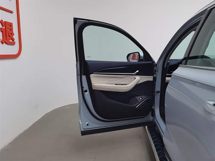 Фото 8 - Geely Monjaro