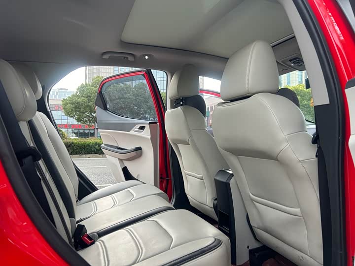 Фото 9 - BYD Yuan Pro