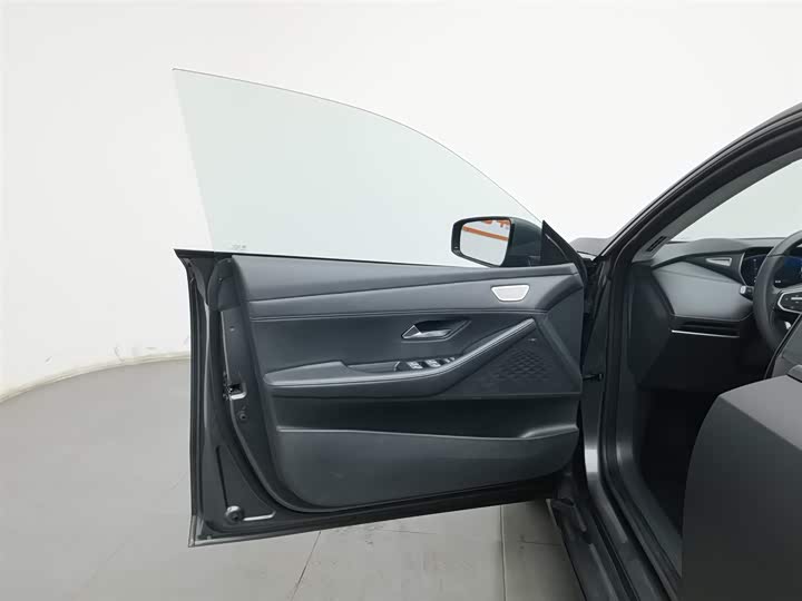 Фото 8 - Changan Deepal SL03