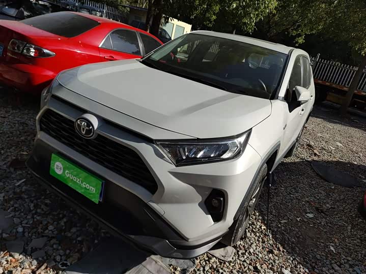 Фото 2 - Toyota RAV4