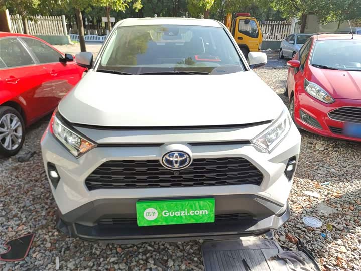 Фото 3 - Toyota RAV4