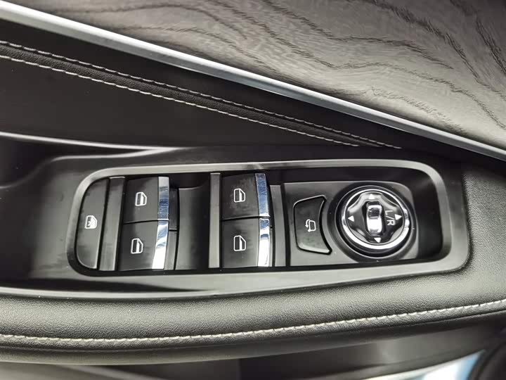 Фото 9 - Exeed LX C-DM Hybrid