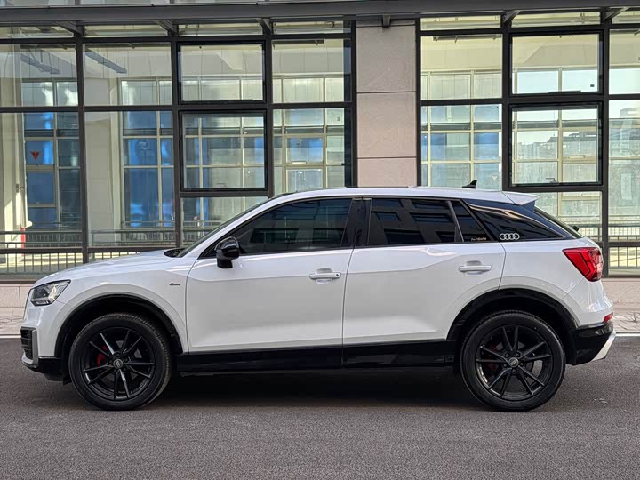 Фото 4 - Audi Q2L