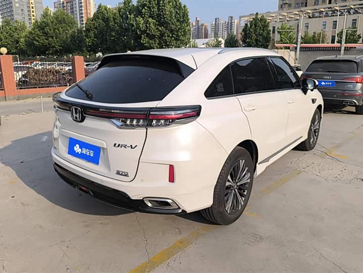 Фото 3 - Honda UR-V