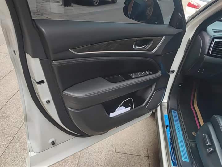 Фото 7 - Honda UR-V