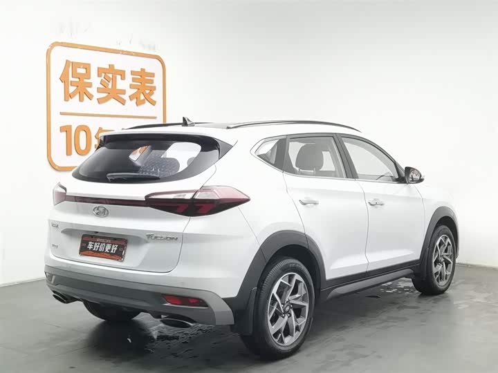 Фото 2 - Hyundai Tucson L