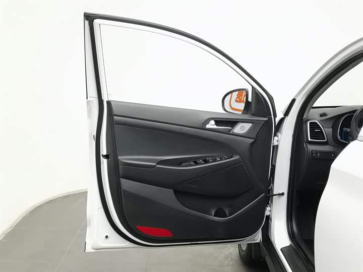 Фото 8 - Hyundai Tucson L