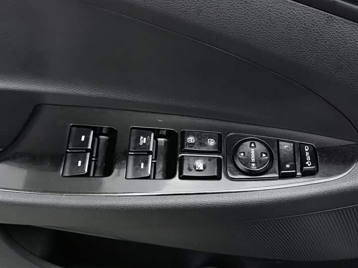 Фото 9 - Hyundai Tucson L