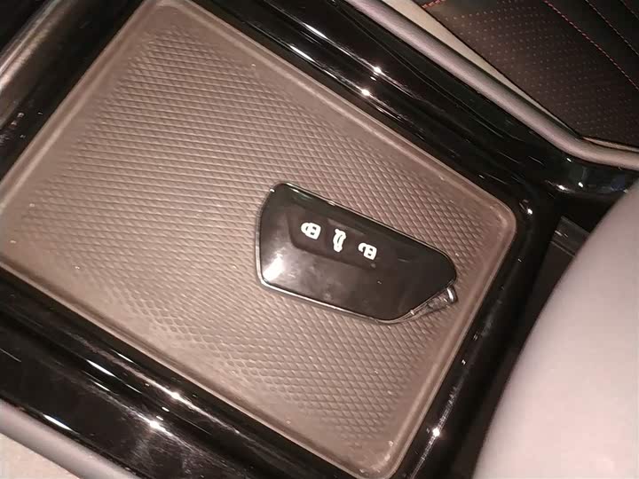 Фото 9 - Volkswagen ID.4 Crozz