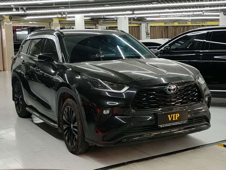 Фото 2 - Toyota Highlander