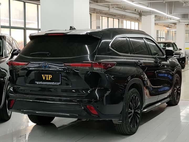 Фото 7 - Toyota Highlander