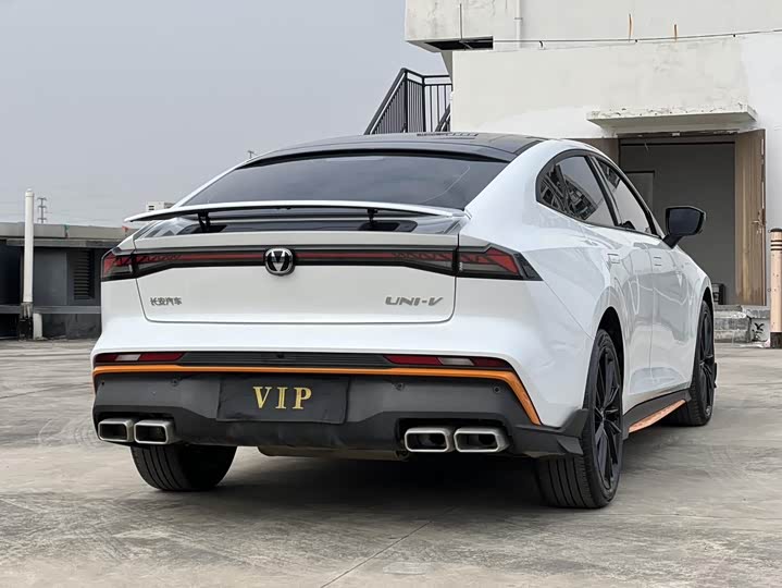 Фото 4 - Changan UNI-V