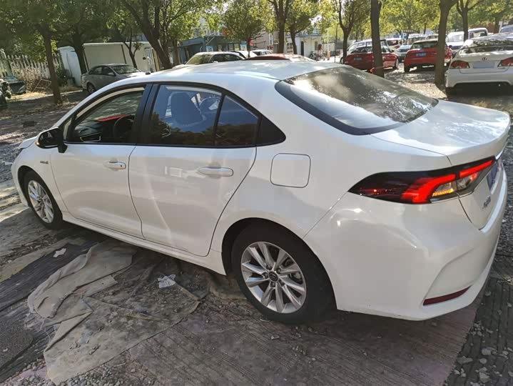 Фото 5 - Toyota Corolla