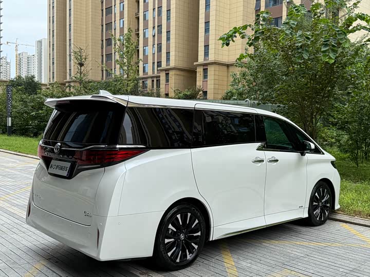 Фото 5 - Toyota Alphard