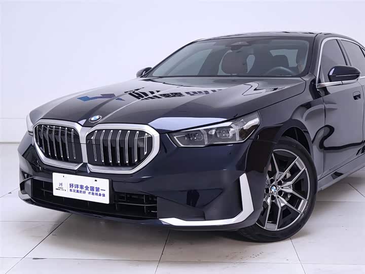 Фото 3 - BMW 5 Series