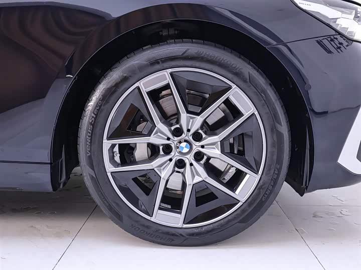 Фото 6 - BMW 5 Series