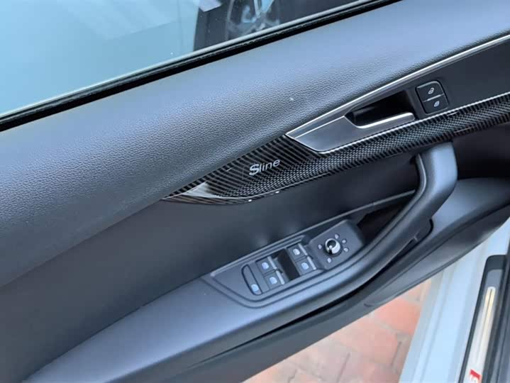 Фото 7 - Audi A4L
