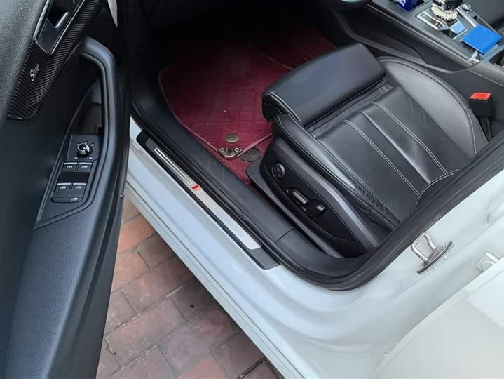 Фото 9 - Audi A4L