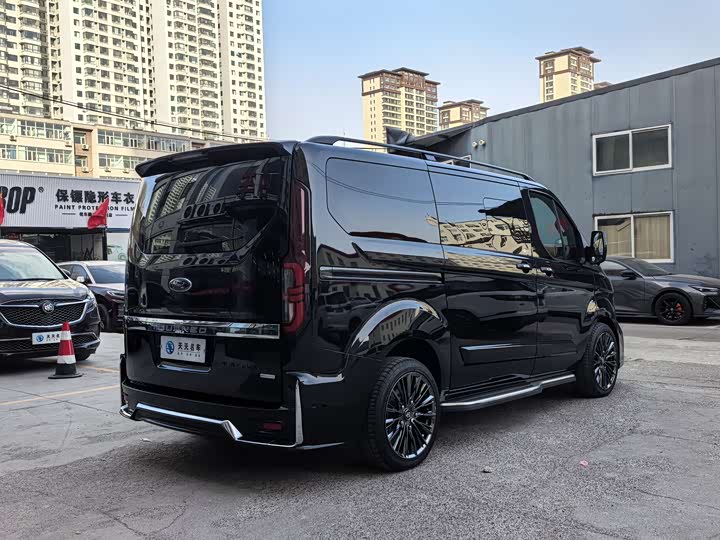 Фото 5 - Ford Tourneo