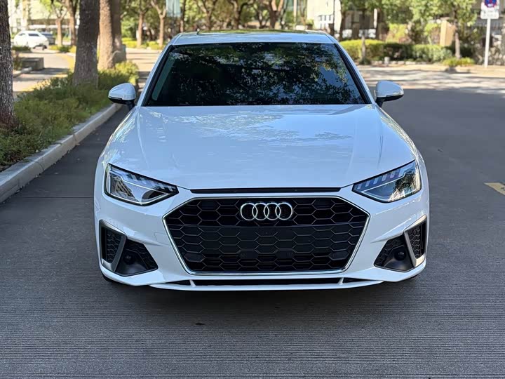 Фото 2 - Audi A4L