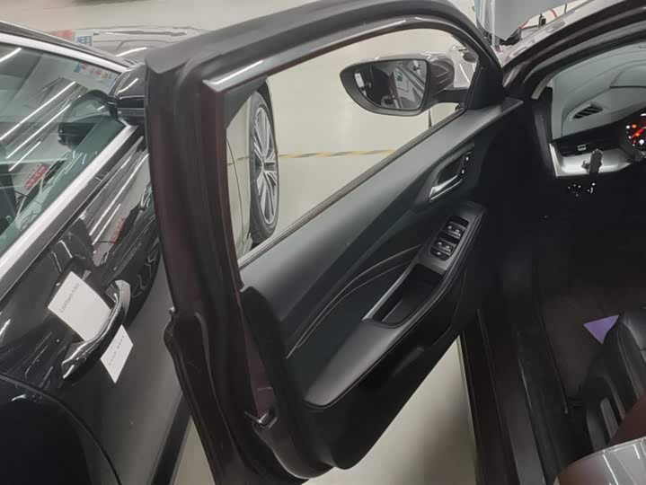 Фото 7 - MG Motor 5