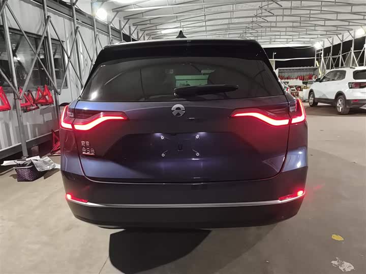 Фото 6 - Nio ES8