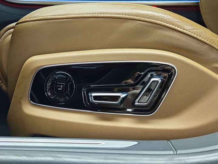 Фото 9 - Audi A8