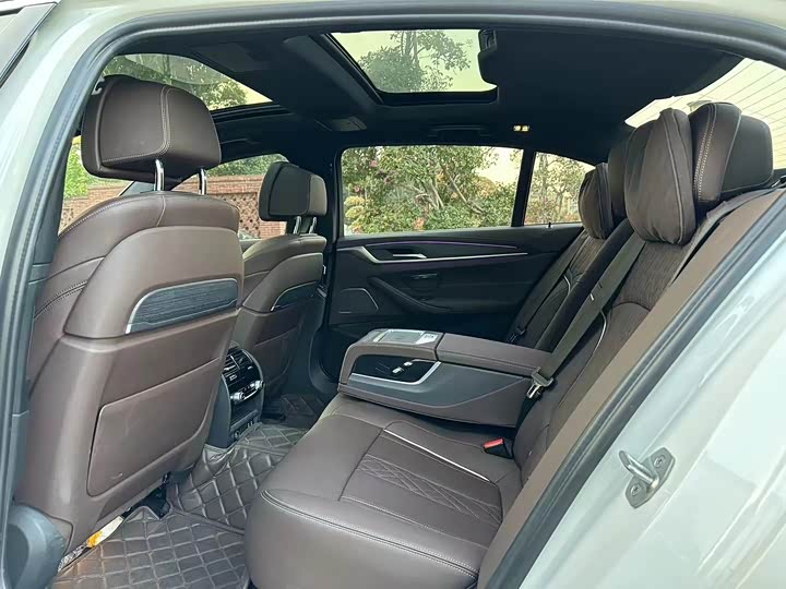 Фото 6 - BMW 5 Series