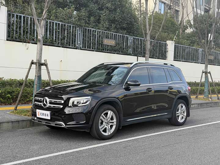 Фото 1 - Mercedes-Benz GLB-Class