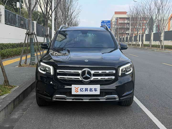 Фото 2 - Mercedes-Benz GLB-Class
