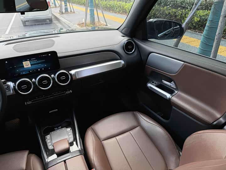 Фото 7 - Mercedes-Benz GLB-Class