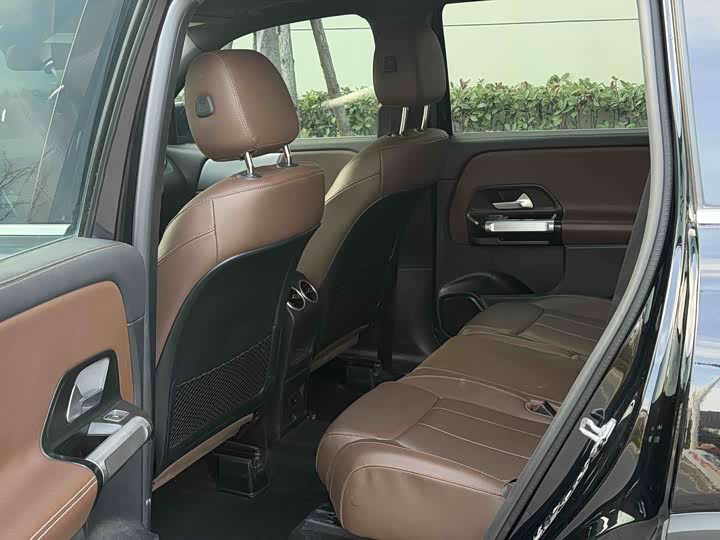 Фото 8 - Mercedes-Benz GLB-Class