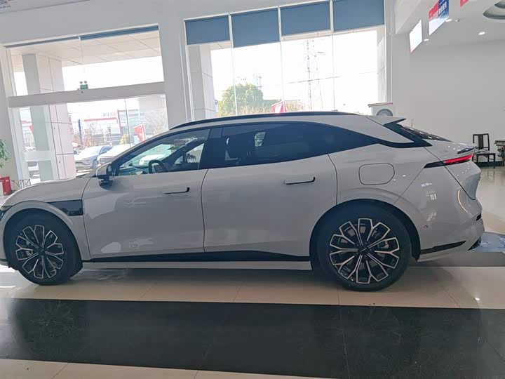 Фото 5 - Zeekr 007 GT