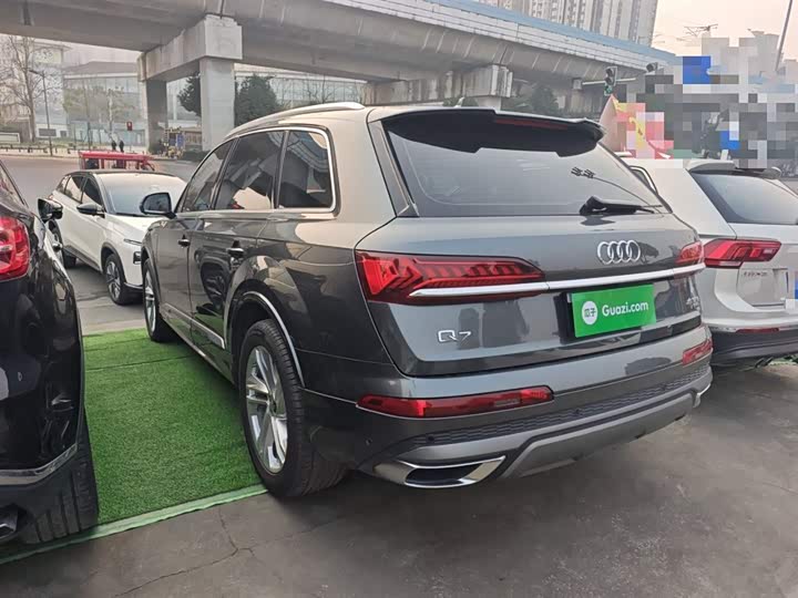 Фото 5 - Audi Q7