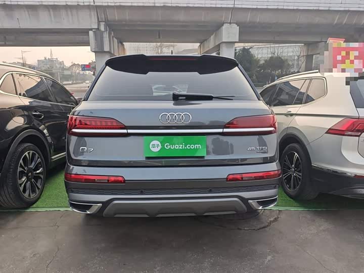 Фото 6 - Audi Q7