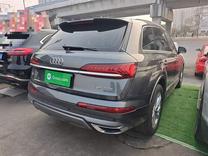 Фото 7 - Audi Q7