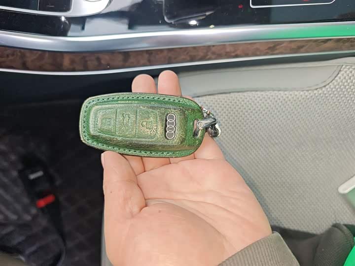 Фото 9 - Audi Q7