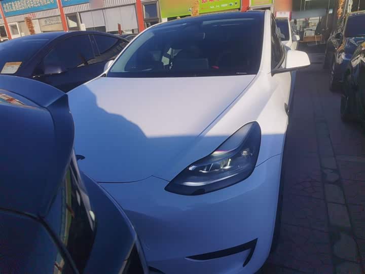 Фото 3 - Tesla Model Y