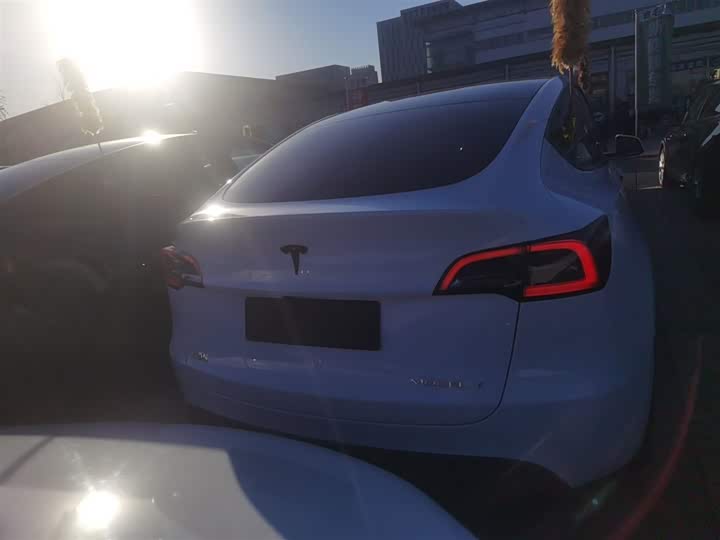 Фото 6 - Tesla Model Y