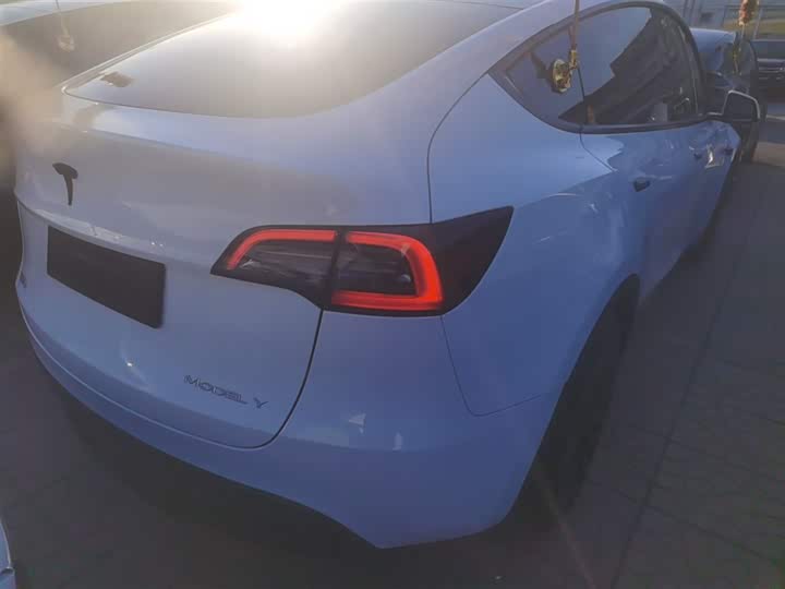 Фото 8 - Tesla Model Y
