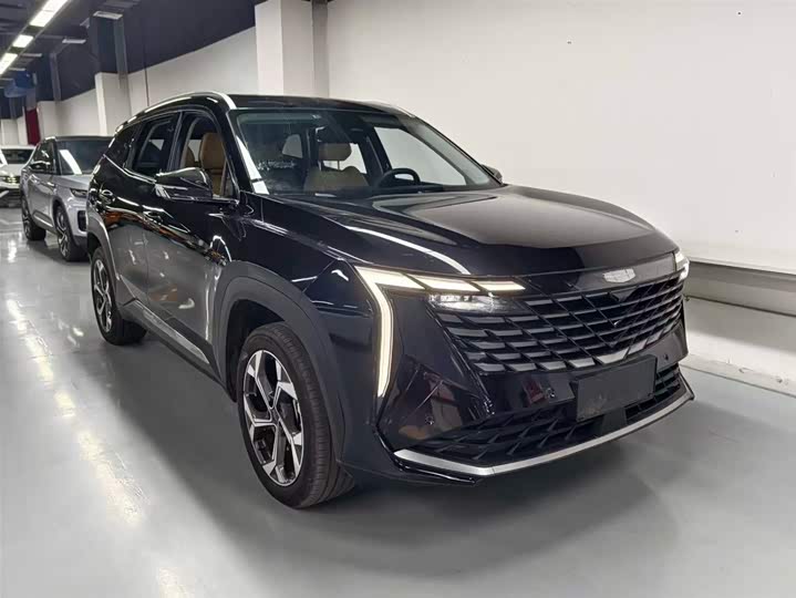 Фото 3 - Geely Atlas L