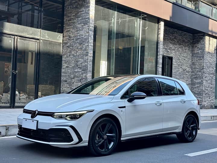 Фото 1 - Volkswagen Golf