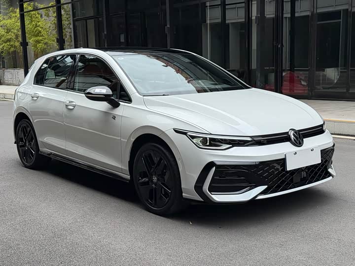 Фото 3 - Volkswagen Golf