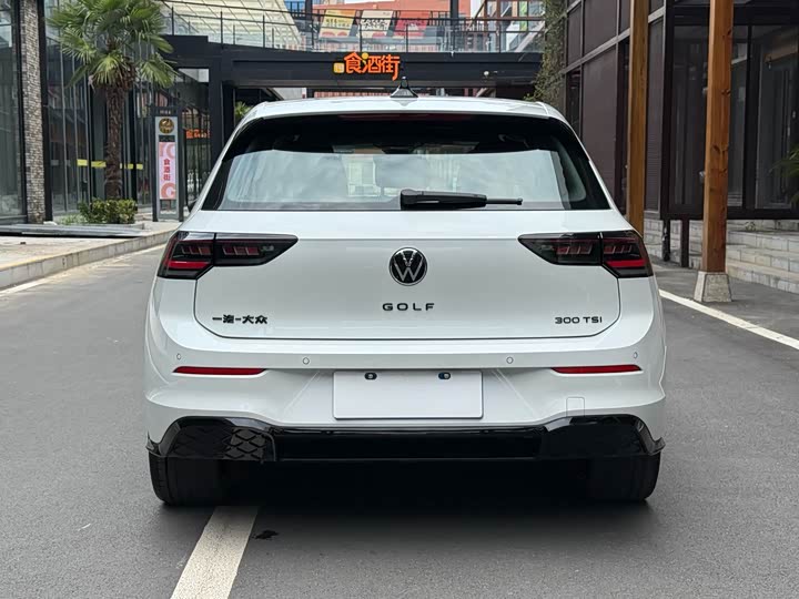 Фото 8 - Volkswagen Golf