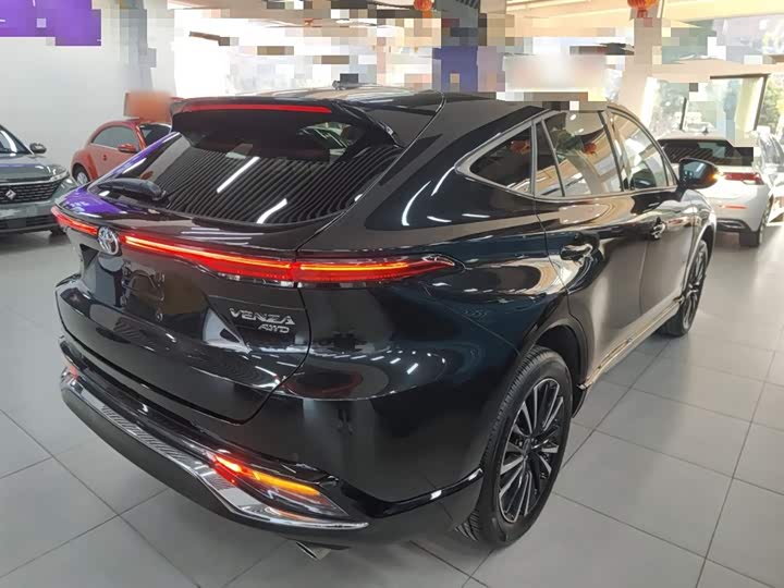 Фото 7 - Toyota Venza