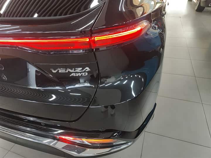 Фото 8 - Toyota Venza