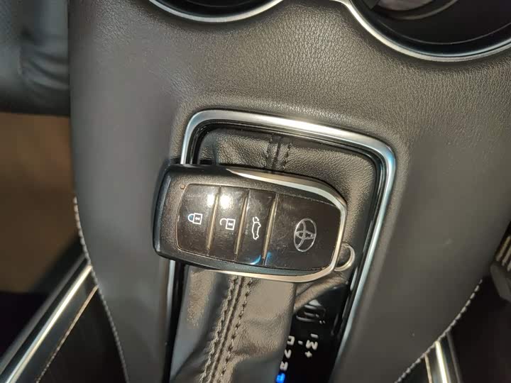 Фото 9 - Toyota Venza