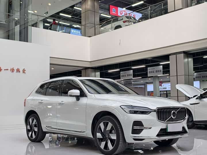 Фото 3 - Volvo XC60 Hybrid